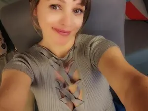 Myfreecams Watch Live Sex Cams of SweetDazzle