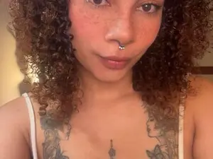 Myfreecams Watch Live Sex Cams of AlejaRivera