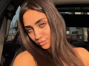 Myfreecams Watch Live Sex Cams of IsLucyCherry