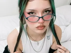 Myfreecams Free Live Porn of SweetiieVal