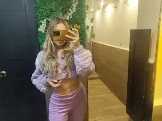 Streamate Sex Cam of RainbowLov21