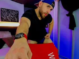 Streamate Adult Webcams of MaxiimoWolf