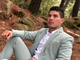 Streamate Nude Webcam of Graysonn_Owen