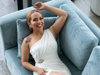 Streamate Watch Live Sex Cams of AmberDillucca
