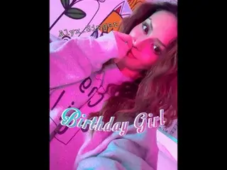 Streamate Live Porn of Alyx_Singer
