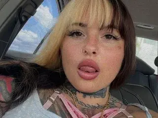 Streamate Sex Cam of HoneyDripsOnYou