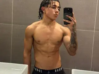 Streamate Sex Chat of Bradley_Strong
