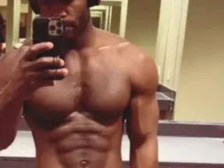 Streamate Adult Webcam of MrBrownChoc