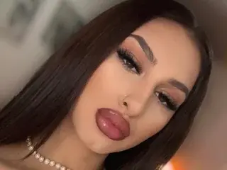 Streamate Live Sex Cam of KissInferno