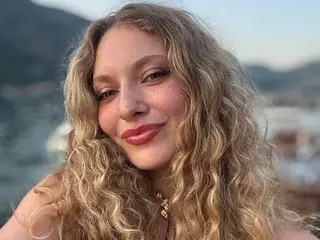 Streamate Nude Webcam of CarrieeBradshaw