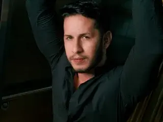 Streamate Live Porn of GeorgeDiesell