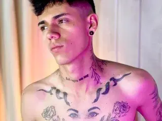 Streamate Adult Webcam of tommy_valverde