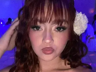 Streamate Free Porn Cam of AineCollins