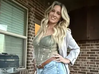 Streamate Private Sex Chat of MissBehavin90