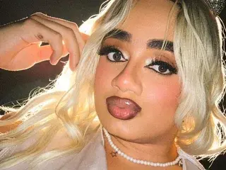 Streamate Free Porn Cam of AmberMonroebg