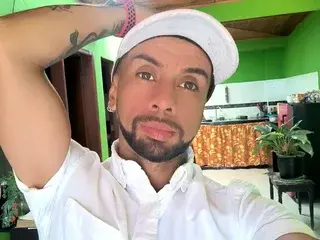 Streamate Adult Webcam of pervertArian