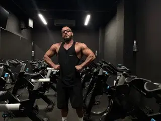 Streamate Free Porn Cam of bigmusclet