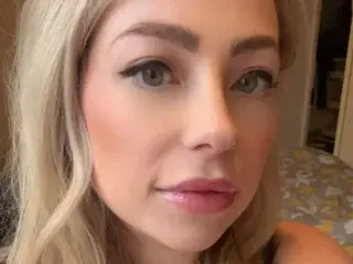 Streamate Free Porn Cam of FrankiiRayeXXXX