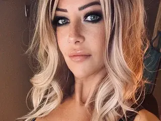 Streamate Adult Video Chat of SensationalMya77