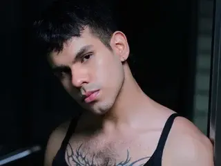 Streamate Live Sex Cam of Derek_Voss