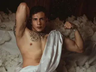Streamate Nude Webcam of Dustin_Sonne