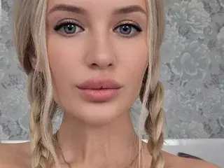 Streamate Free Porn Cam of Lindy18