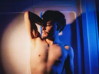 Streamate Watch Live Sex Cams of AleLux