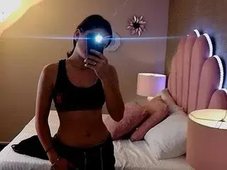 Streamate Free Porn Cam of YeimyCollins