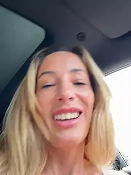 Stripchat Live Porn of SweetAlegra_