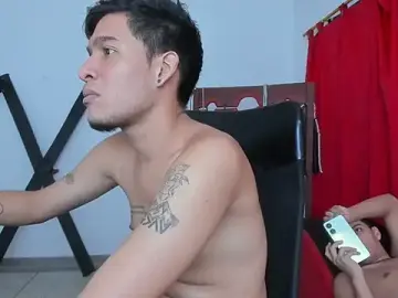 Stripchat Adult Webcam of your_gay_party
