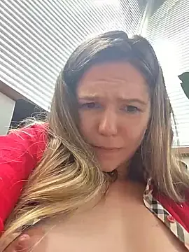 Stripchat Free Porn Cam of lucie_mehott