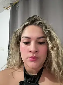 Stripchat Adult Webcam of Sara_smiiith211