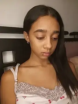 Stripchat Live Sex Cam of Zoe_Sweett18