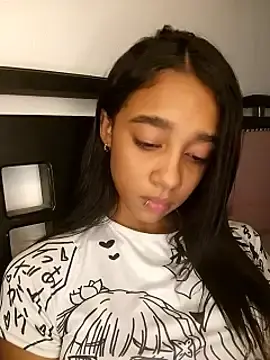 Stripchat Live Sex Cam of Zoe_Sweett18