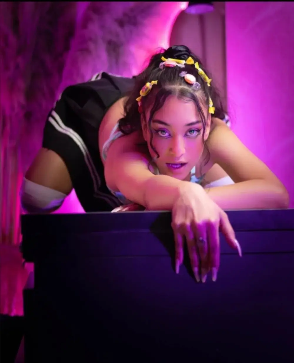 mhannia_bdsm303av
