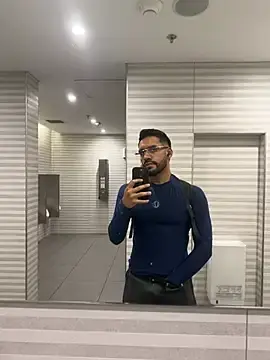 Stripchat Free Porn Cam of Leon__Hart_