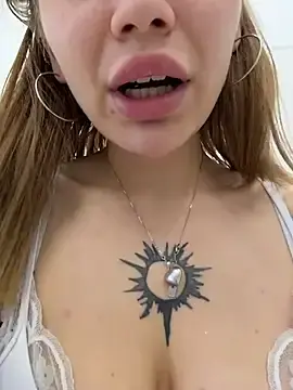 Stripchat Sex Cam of FlashTitsRoyal
