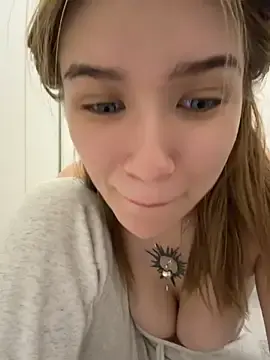 Stripchat Free Live Porn of FlashTitsRoyal