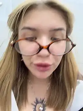 Stripchat Sex Cam of FlashTitsRoyal