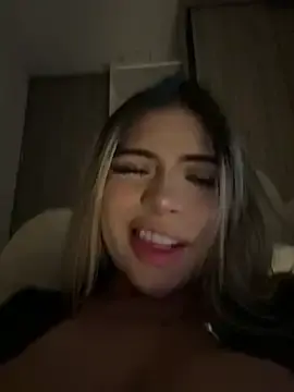 Stripchat Live Sex of MiaWhitePink_