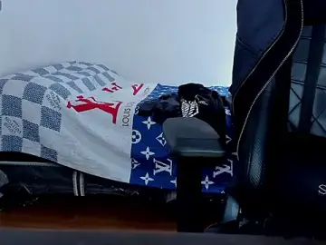 Stripchat Live Sex Cam of Tommy_Bred