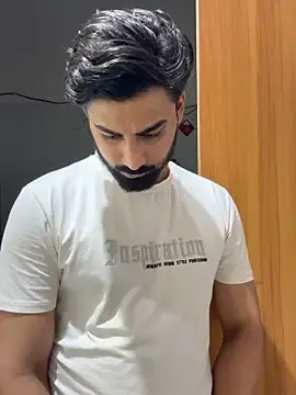 Stripchat Free Porn Cam of Royalboy_03