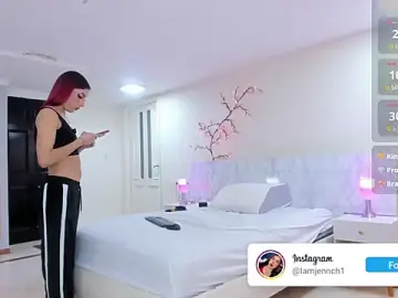 Stripchat Free Porn Cam of charolbruce_1