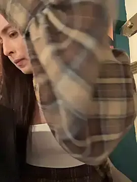 Stripchat Watch Live Sex Cams of Holly_Play