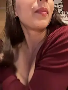 Stripchat Free Live Porn of Holly_Play