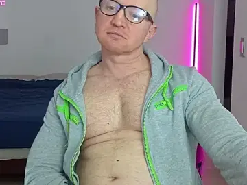 Stripchat Watch Live Sex Cams of kevintyler69