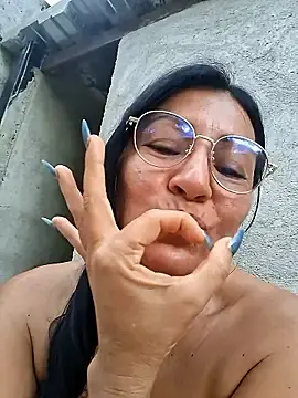 Stripchat Free Porn Cam of maturexxxnaughty