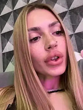 Stripchat Live Sex Cam of Elizabeth_Tay