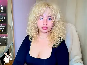 Stripchat Live Sex Cam of Khalee_syyy