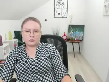 Stripchat Adult Webcam of IrenneBates
